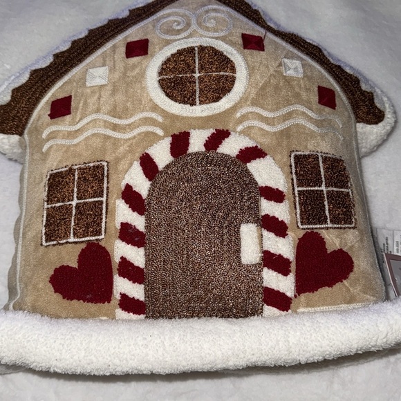Cupcakes And Cashmere Gingerbread House Pillow-NWT - Picture 3 of 6